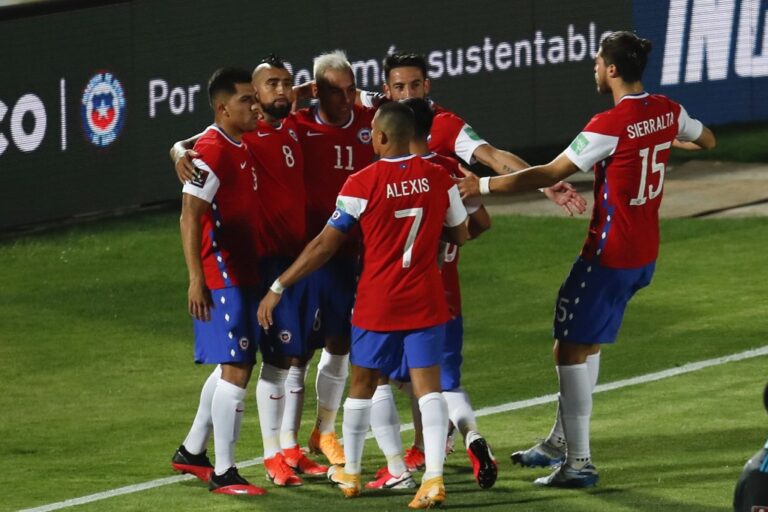 Chile tiene nómina para duelos ante Argentina y Bolivia por Clasificatorias