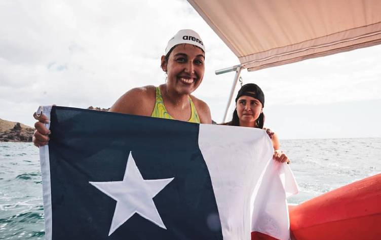Bárbara Hernández es la primera sudamericana en cruzar el Canal Molokai