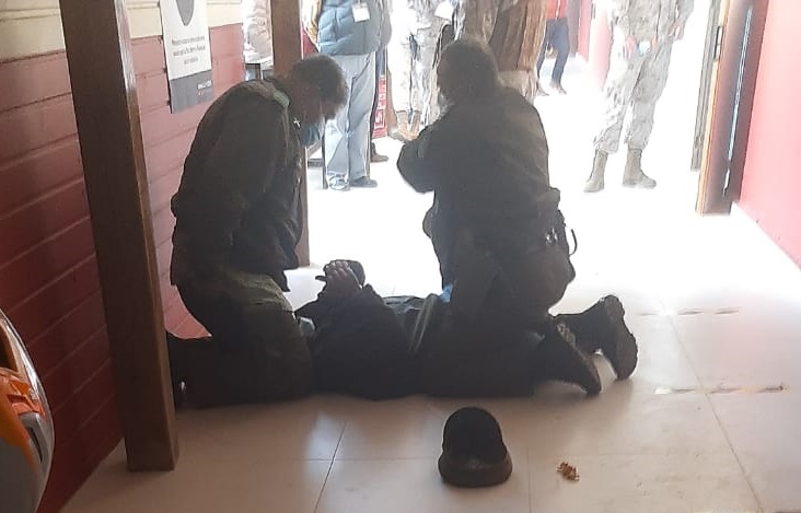 Hombre fue detenido en Licantén por fotografiar su voto