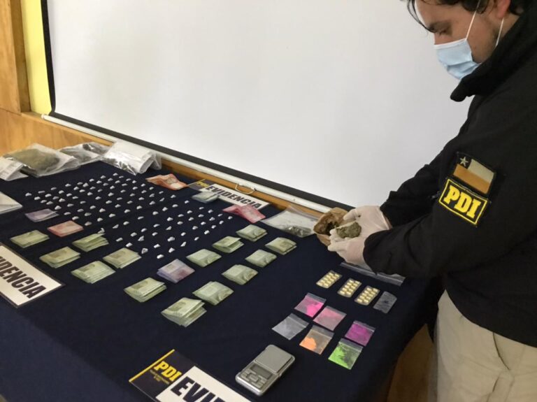 PDI detiene a 10 personas por microtráfico de drogas en Población Sol de Septiembre