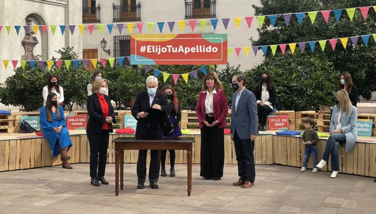 Presidente Piñera promulgó Ley que permite cambiar el orden de los apellidos de los hijos