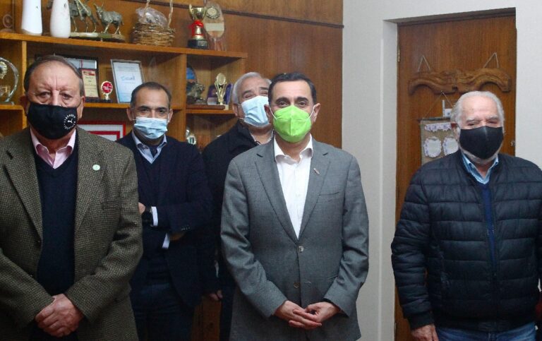 Alcalde de Curicó se reunió con gremios del comercio y solicitó al gobierno ayuda por extensa cuarentena