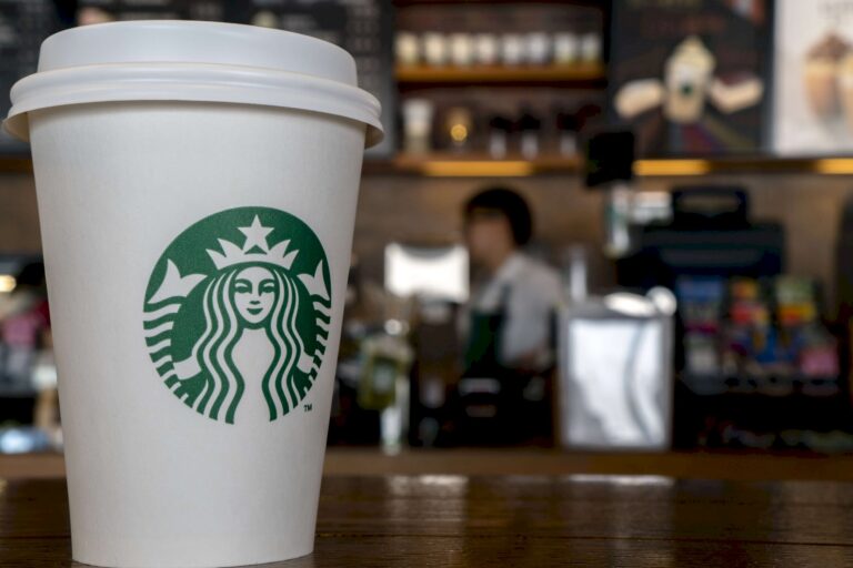 Sufragio con energía: Starbucks regalará un café gratis a todos quienes vayan a votar este fin de semana