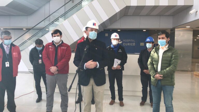 Ministro de Obras Públicas visitó nuevo Hospital de Curicó y aseguró que podría abrir a fines de octubre