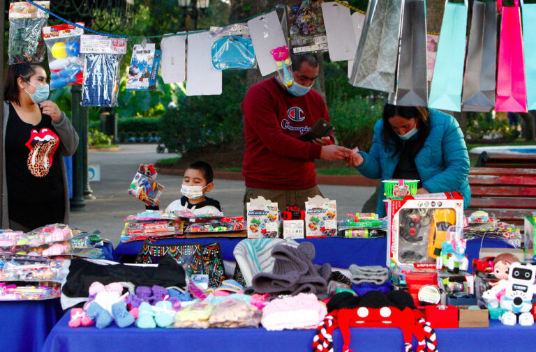 Feria de Emprendedores de Curicó estará en la Plaza de Armas hasta el 18 de junio