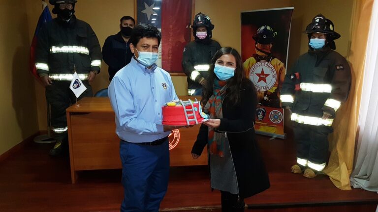 Municipalidad de Hualañé saludó a Bomberos en su día