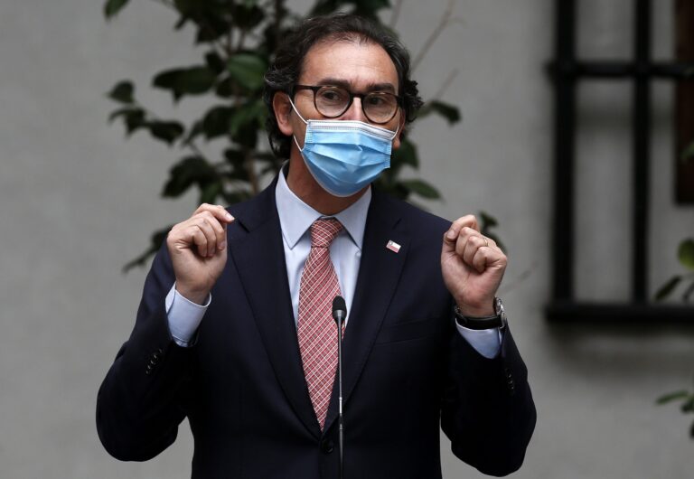 Gobierno estudia fórmulas para mantener colegios abiertos en Cuarentena