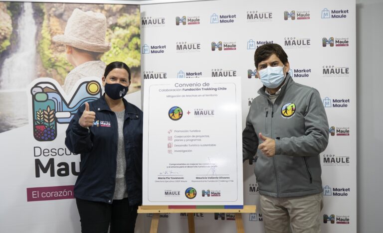 CRDP Maule y Fundación TrekkingChile firman convenio para ejecutar proyectos en favor del turismo
