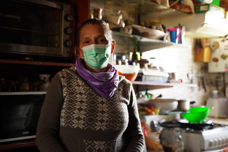 Desafío Levantemos Chile realiza campaña para financiar aislamiento de casas y entrega de estufas