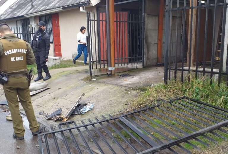Dueña de casa quemada por sujetos en Curicó aseguró que fue en venganza por comentario en redes sociales