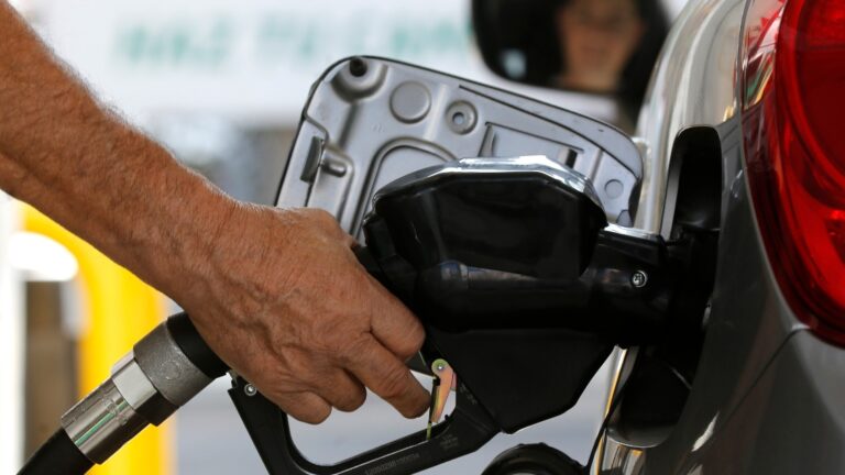 ENAP anunció nueva alza de precios de combustibles por 35 semanas consecutivas