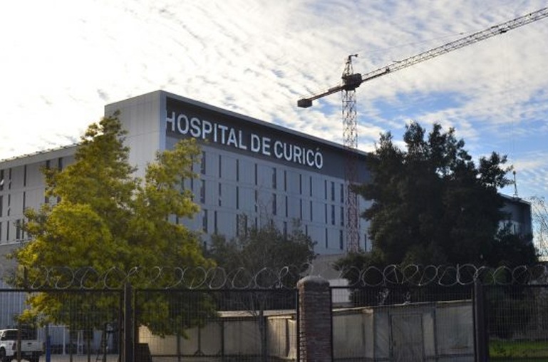 Alcalde de Curicó y consejero regional cuestionan falta de resonador magnético nuclear en nuevo hospital