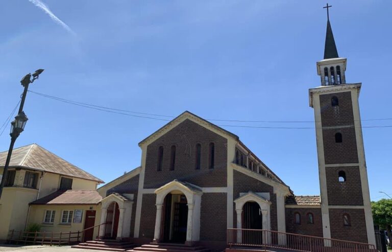 Municipio de Curicó reabrió centro de vacunación contra el Covid-19 en Iglesia El Rosario