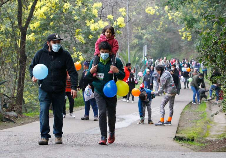 Niños realizaron actividades deportivas por sus derechos en Curicó