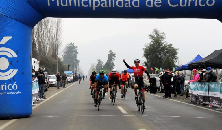 Jacob Decar se quedó con la Open de la Asociación de Ciclismo de Curicó Ranking 2021