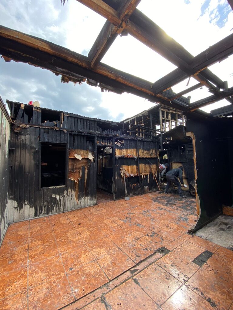 Campaña solidaria busca recaudar fondos para familia de Curicó que perdió su casa en incendio