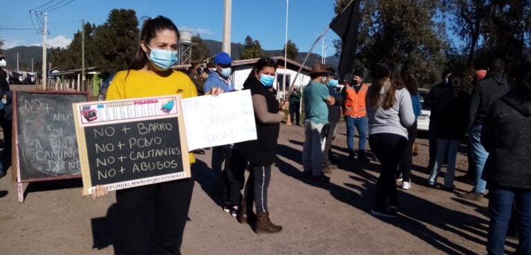 Vecinos de La Montaña de Teno bloquearon Ruta J-25 en protesta por malas condiciones del camino
