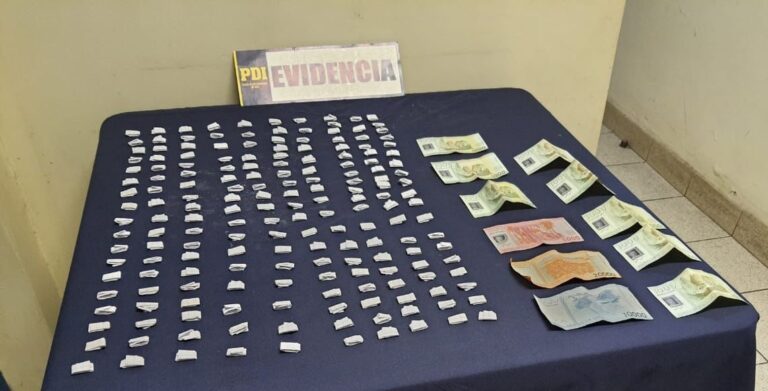 PDI detuvo a mujer con 173 dosis de cocaína en el centro de Molina