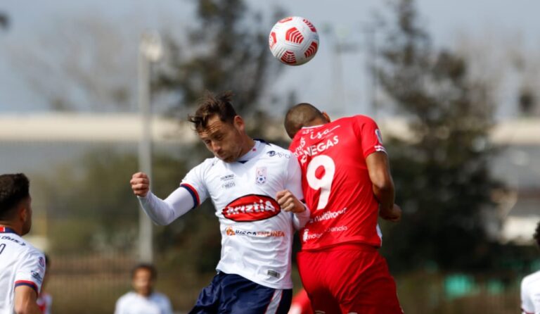 Curicó Unido igualó ante D. Melipilla como visitante