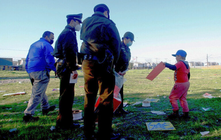 Municipio de Curicó y Carabineros lanzan campaña contra el uso de hilo curado en Fiestas Patrias