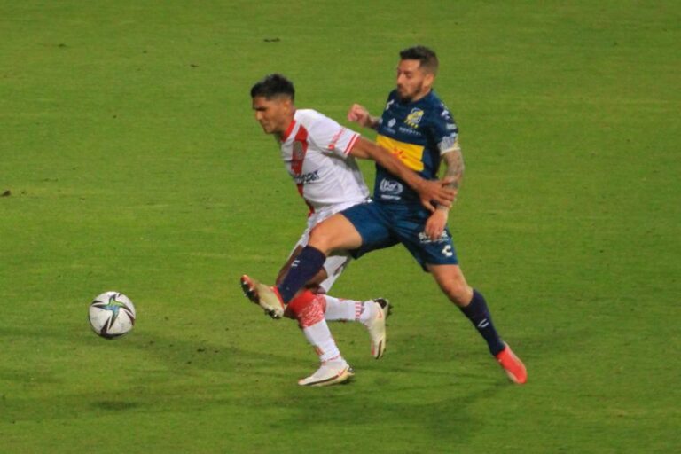 Buen punto para Curicó Unido en su visita a Everton