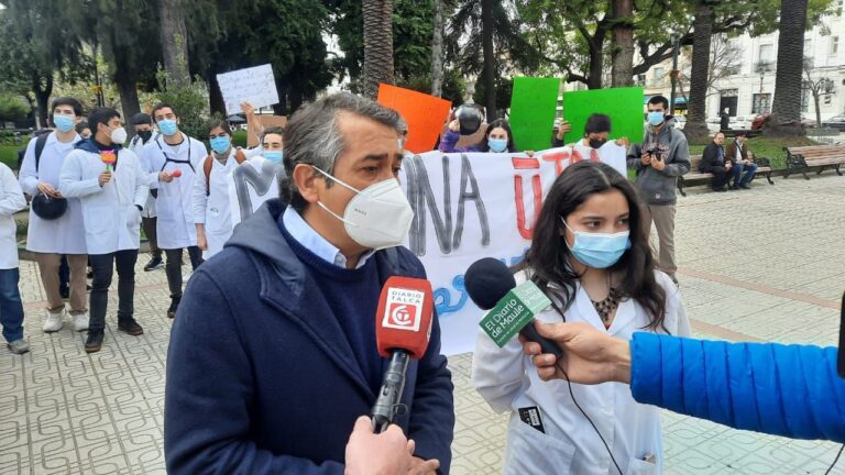 Estudiantes de Medicina de la UTalca se manifestaron por falta de prácticas y convenios con recintos de salud