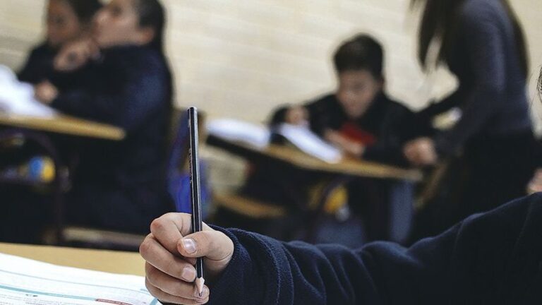 Alumna sufrió descarga eléctrica en el patio de la Escuela Las Palmas de Molina