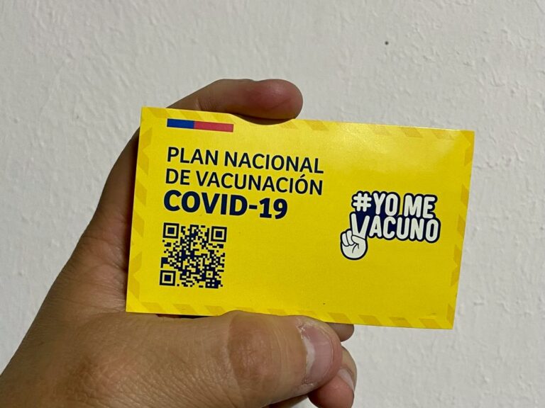 Dirección de Salud de Curicó llamó a grupos a recibir dosis de refuerzo contra el Covid-19
