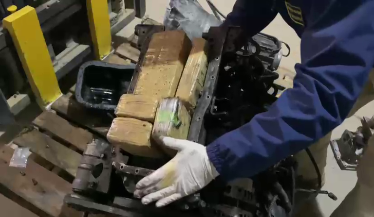 PDI de Curicó encontró drogas ocultas en motor de camión enviado por encomienda