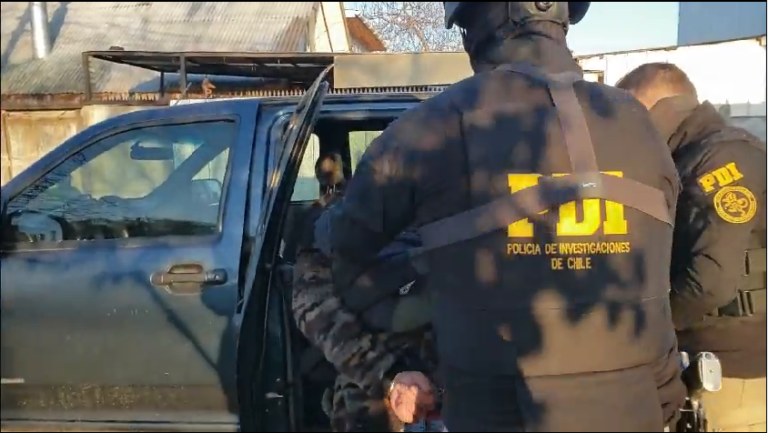PDI de Curicó detuvo a cinco personas en operativo antidrogas en población Santa Fe