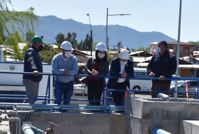 Concejo Municipal de Sagrada Familia se reunió con gobernadora regional para analizar proyectos comunales