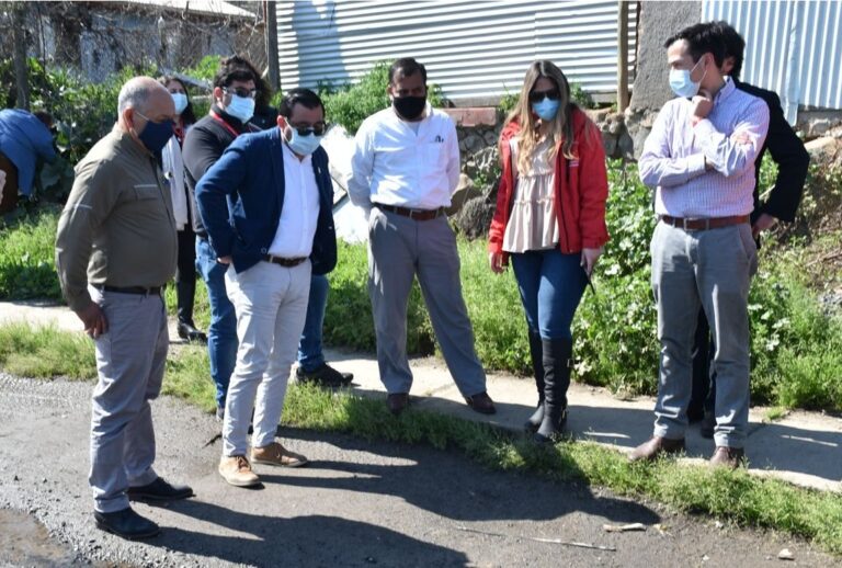 Seremi de Obras Públicas visitó Sagrada Familia y abordó problemas en Ruta K-16 y otros caminos comunales