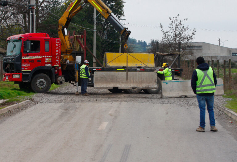 Pavimentarán el callejón Los Pinos de Curicó
