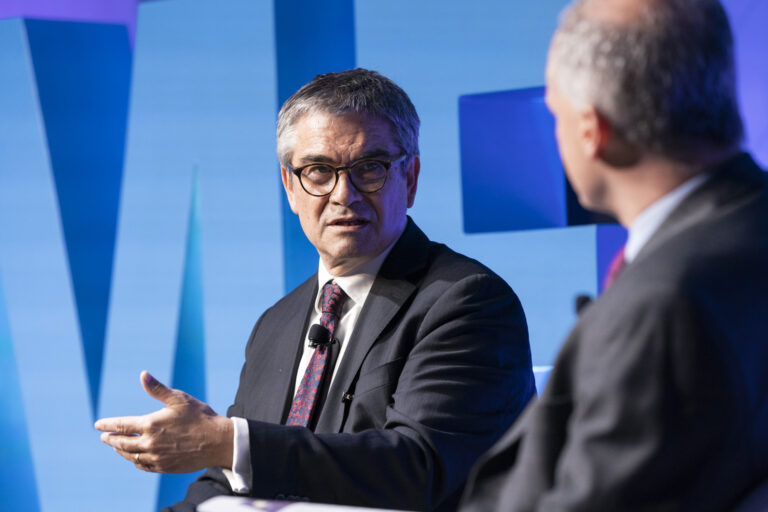 Ministro Marcel anuncia alza en precio de combustibles esta semana