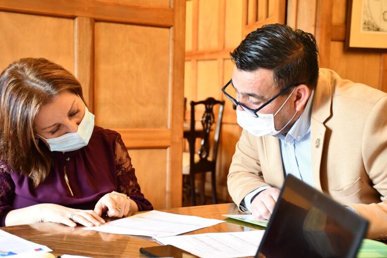 Subdere se reunió con alcalde de Sagrada Familia para evaluar proyectos futuros y en curso