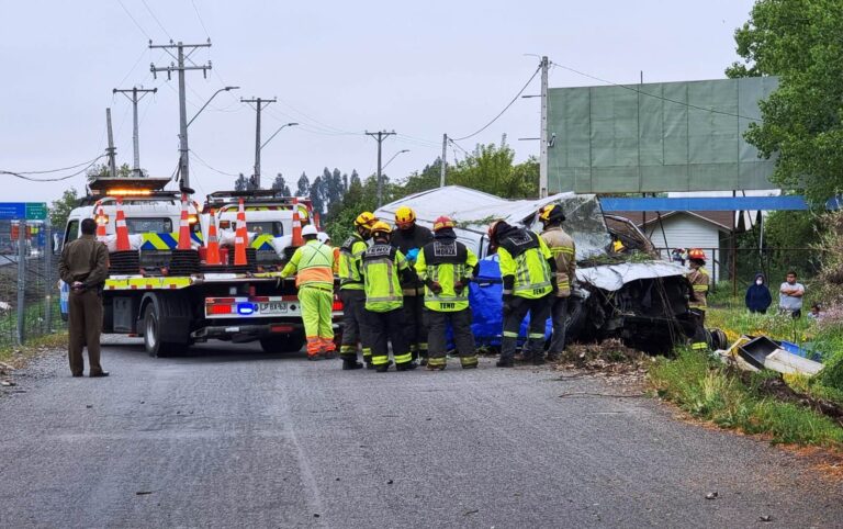Trabajador fallece tras volcamiento de furgón frente a Morza