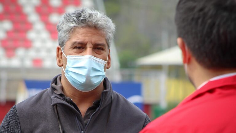 Patricio Romero: “En Curicó Unido no puede manejarlo todo una persona”
