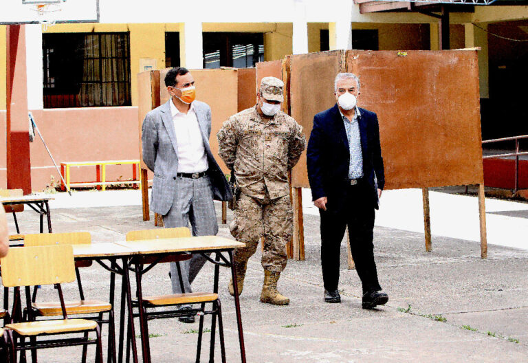 Equipo municipal recorrió locales de votación de cara a las elecciones de este domingo 