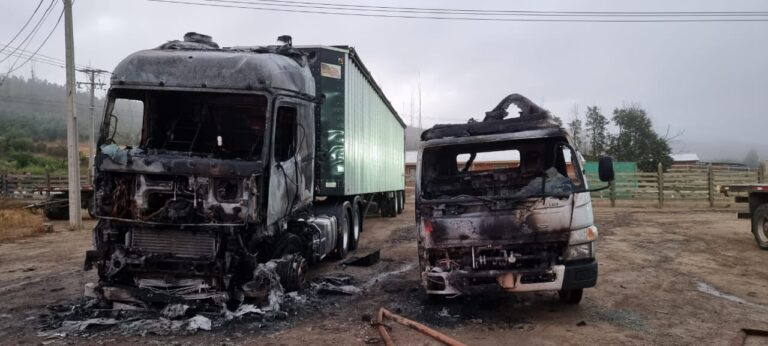 Dos camiones y un aserradero resultaron destruidos tras incendios intencionales en Empedrado