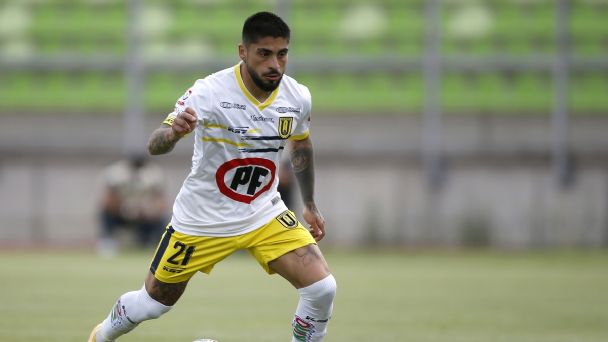 Curicó Unido retoma interés por Bryan Carvallo