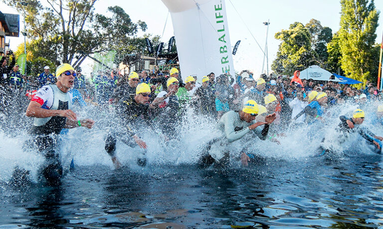 Triatleta muere de un infarto en la prueba de nado del Ironman de Pucón