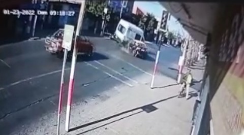 Exigen a clínica responder por grave accidente de ambulancia en el centro de Curicó