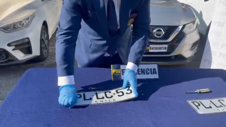 Recuperan automóvil que circulaba con placas patentes falsificadas en Curicó