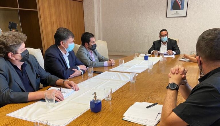 Autoridades conforman mesa para tratar casos de violencia escolar