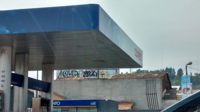 Sujetos realizaron robo con intimidación en servicentro Copec de avenida Freire en Curicó