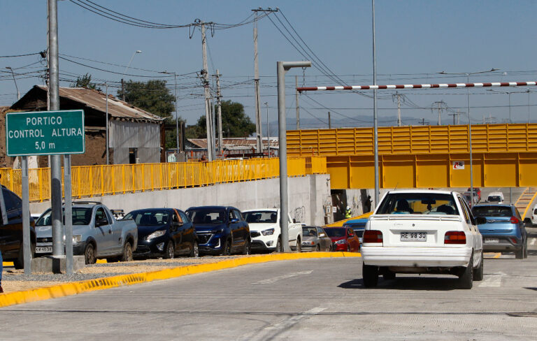 Autoridades inauguraron apertura de paso inferior Freire en Curicó