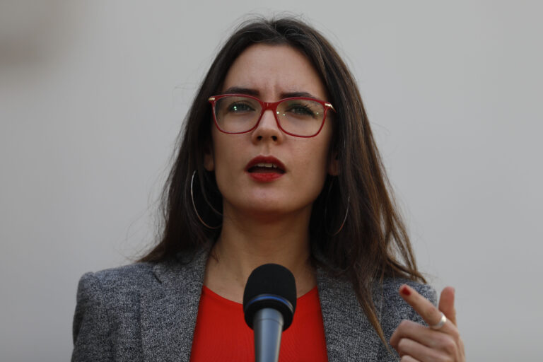 Ministra Vallejo por quema de bus e incendio en Instituto Nacional: "No entienden las necesidades del pueblo de Chile"