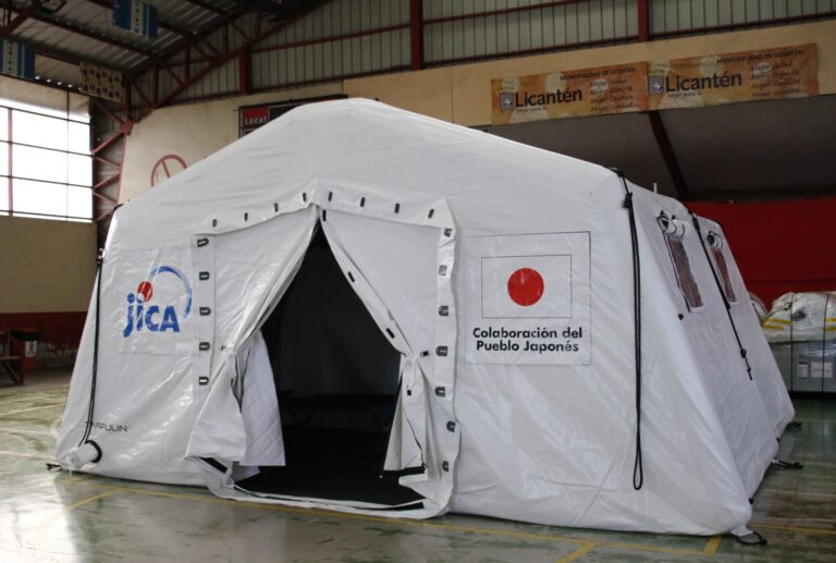 Municipio de Licantén recibió 20 carpas para emergencias de parte de Agencia de Cooperación de Japón