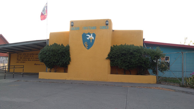 Tribunal de Curicó ordenó reintegrar a alumno que amenazó de muerte a compañeras en Colegio Cristiano