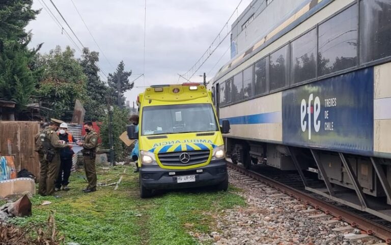 Hombre está en riesgo vital tras ser atropellado por tren de pasajeros en Curicó